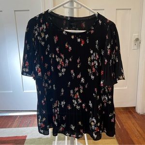 Black floral pleated chiffon top | Ann Taylor | Size L